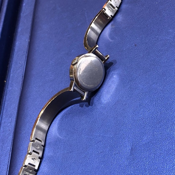 Coach Signature CC Diamond Coach Watch! - Picture 5 of 7